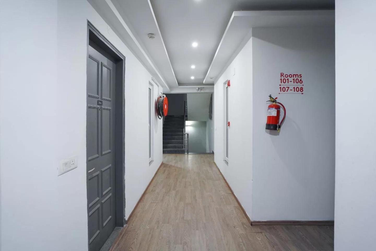 Saltstayz Express -Medicity Near Medanta Hospital Gurgaon Exterior foto
